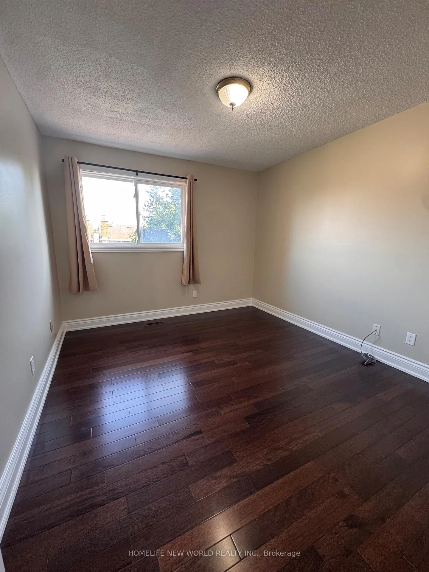 Photo 12 of 24 Kemsing Court, Markham, Milliken Mills West — HOMEH