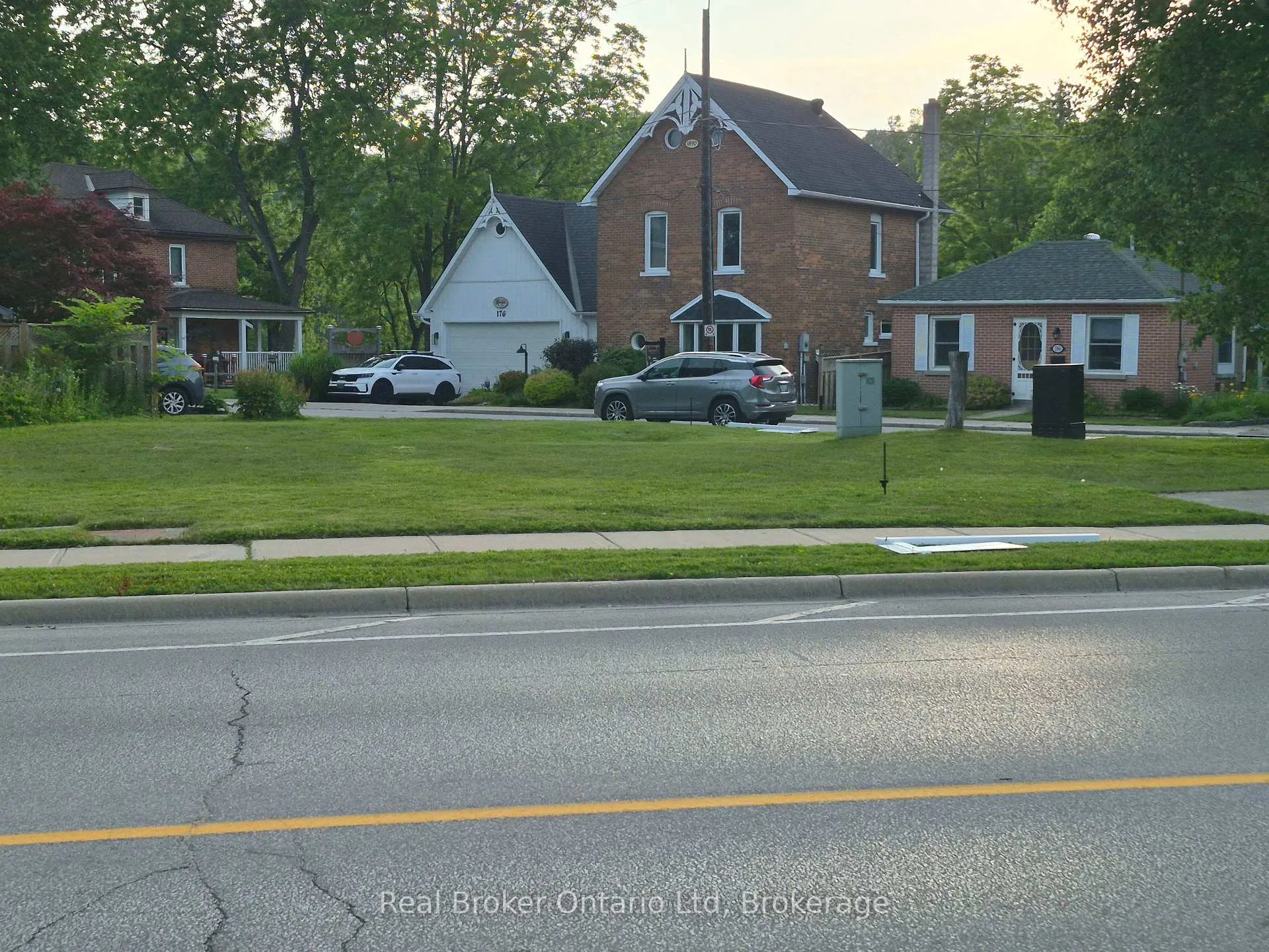 Photo 3 of 586 & 590 2nd Avenue E, Owen Sound — HOMEH