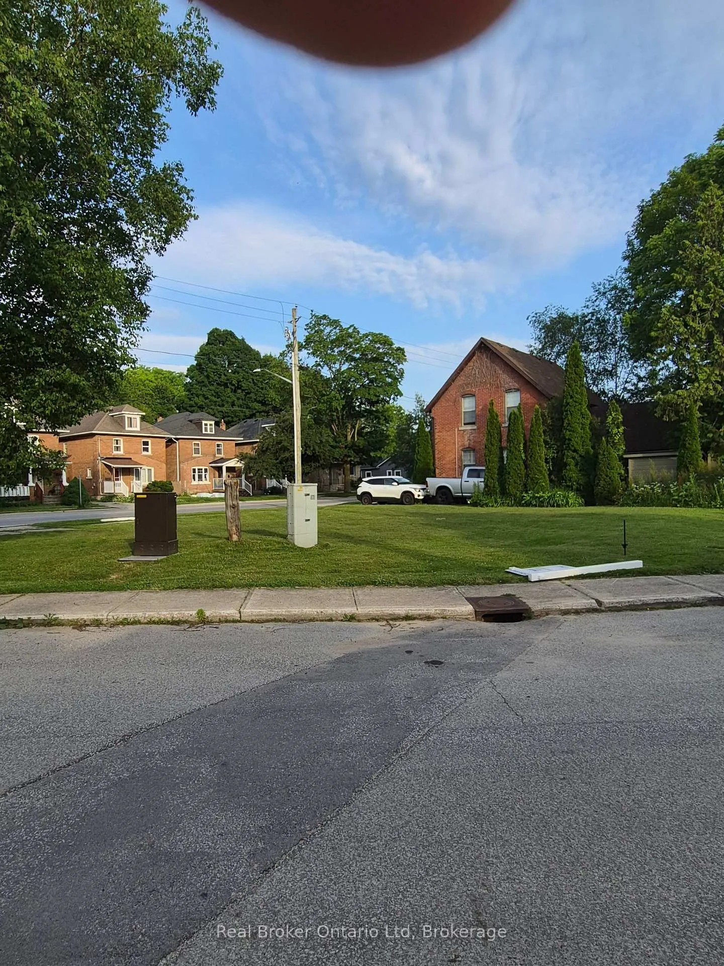 Photo 6 of 586 & 590 2nd Avenue E, Owen Sound — HOMEH