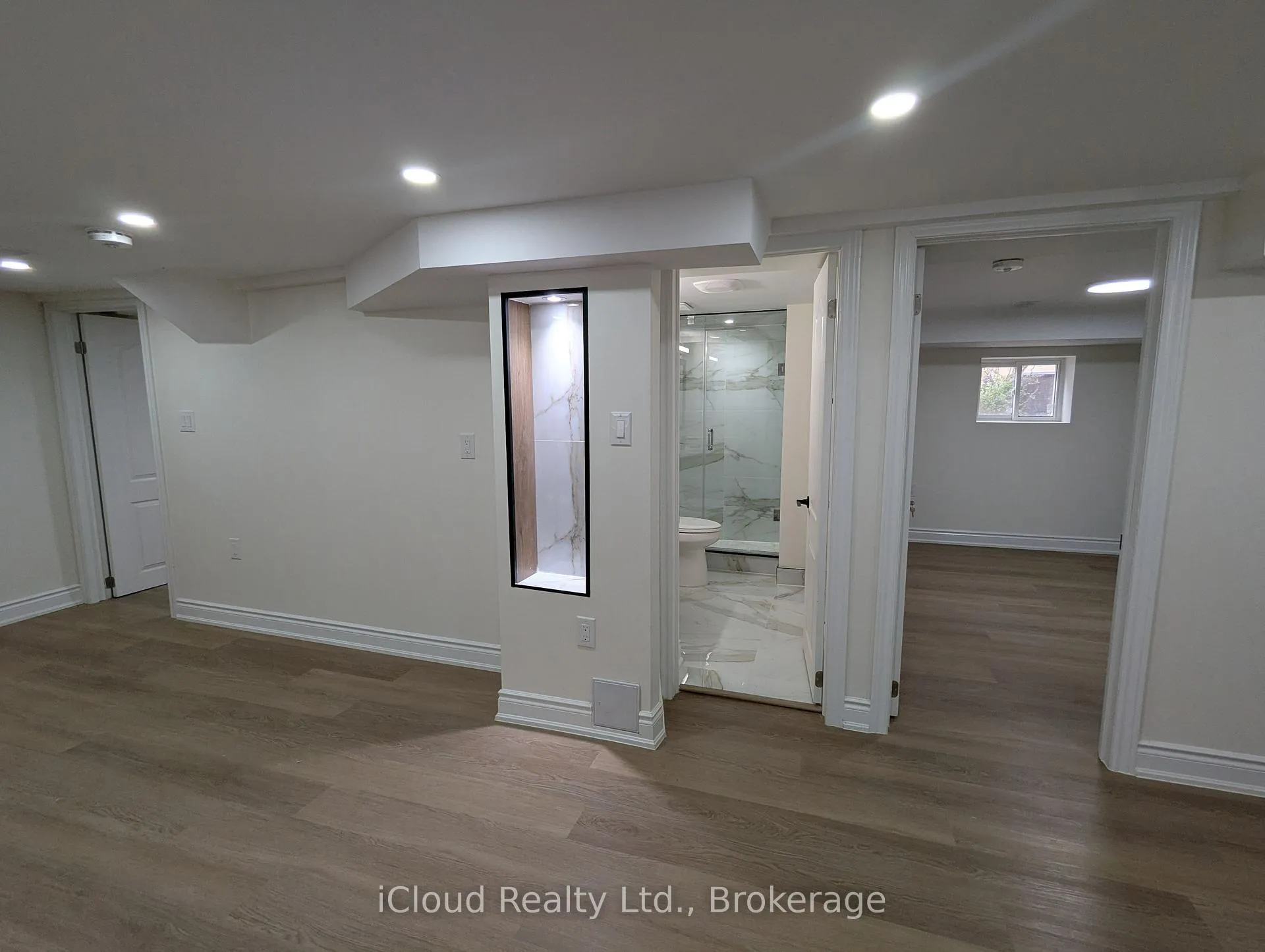 Photo 5 of 54 Twenty Third Street, Etobicoke, Long Branch — HOMEH