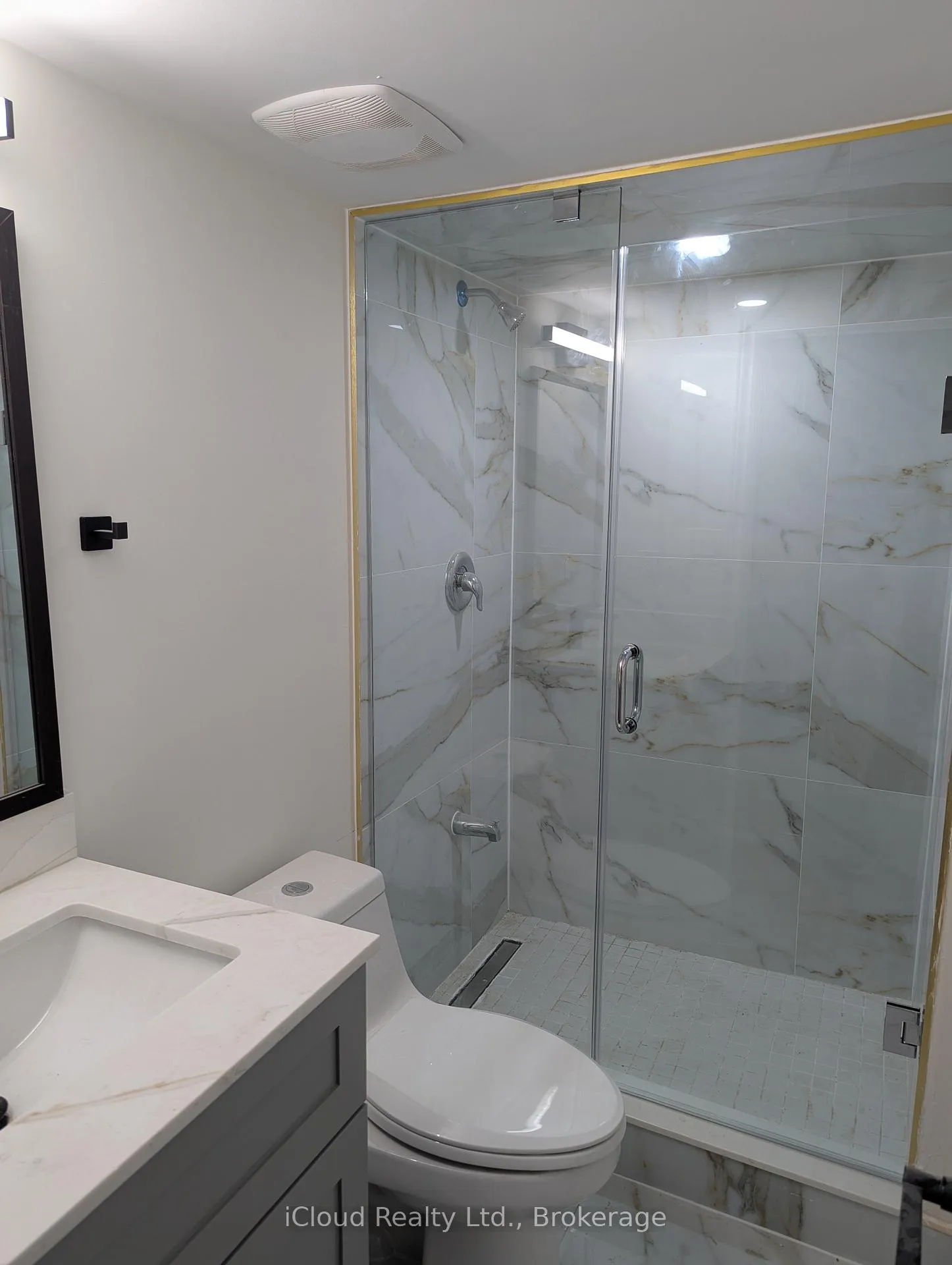 Photo 11 of 54 Twenty Third Street, Etobicoke, Long Branch — HOMEH