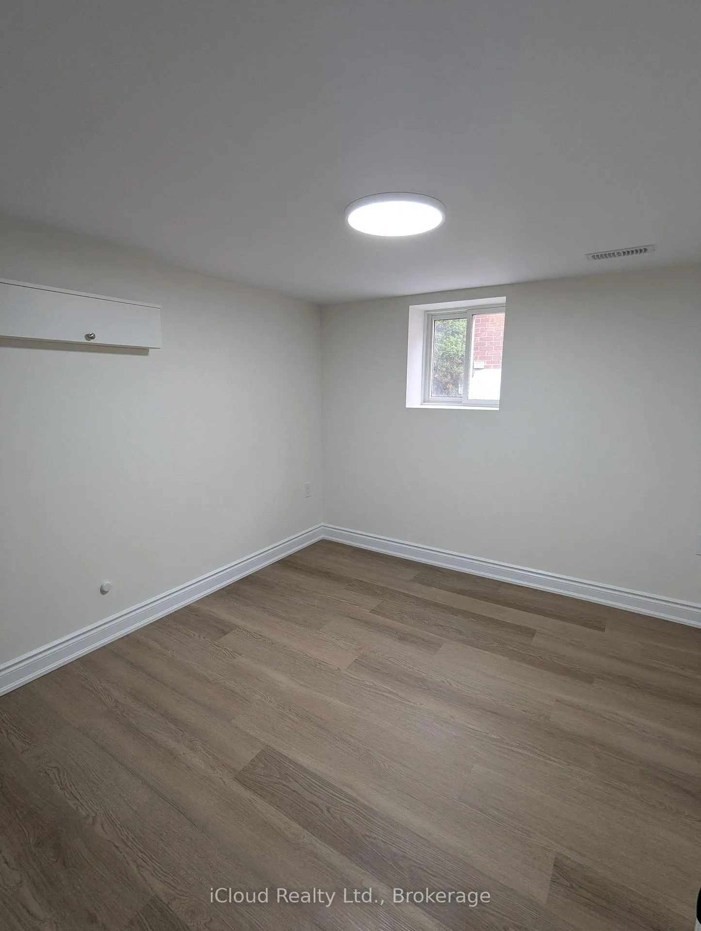 Photo 12 of 54 Twenty Third Street, Etobicoke, Long Branch — HOMEH