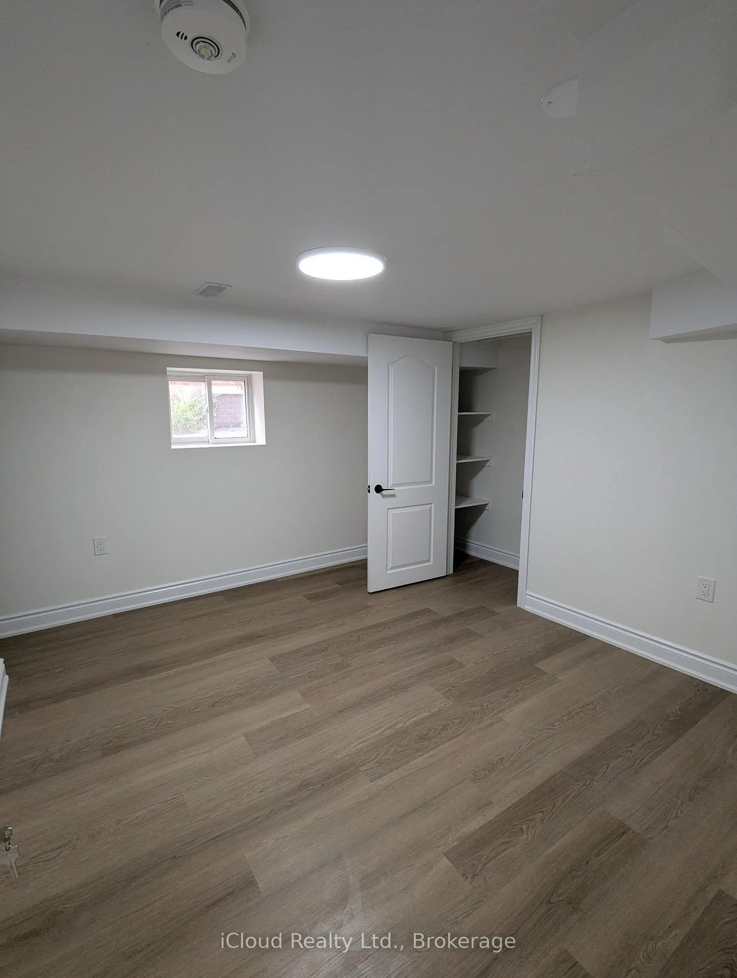 Photo 13 of 54 Twenty Third Street, Etobicoke, Long Branch — HOMEH