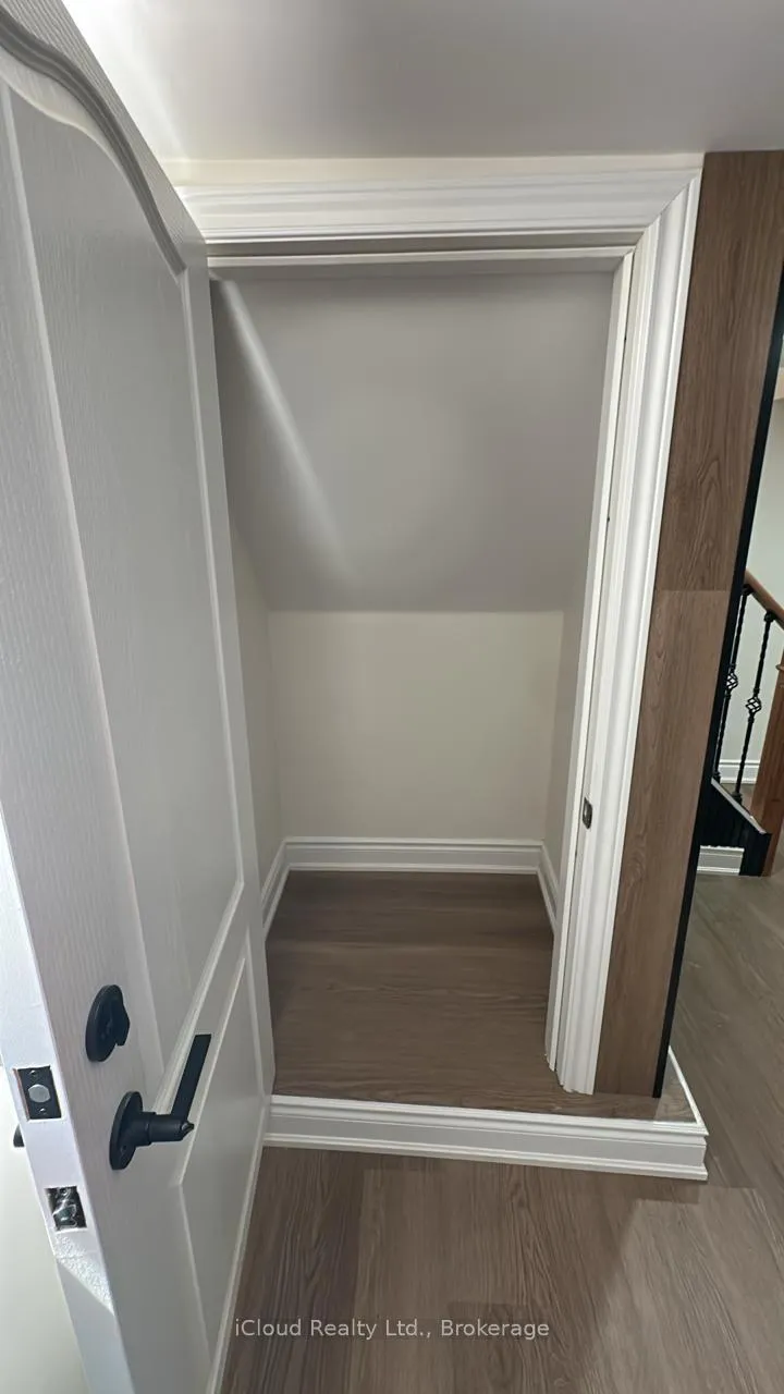 Photo 14 of 54 Twenty Third Street, Etobicoke, Long Branch — HOMEH