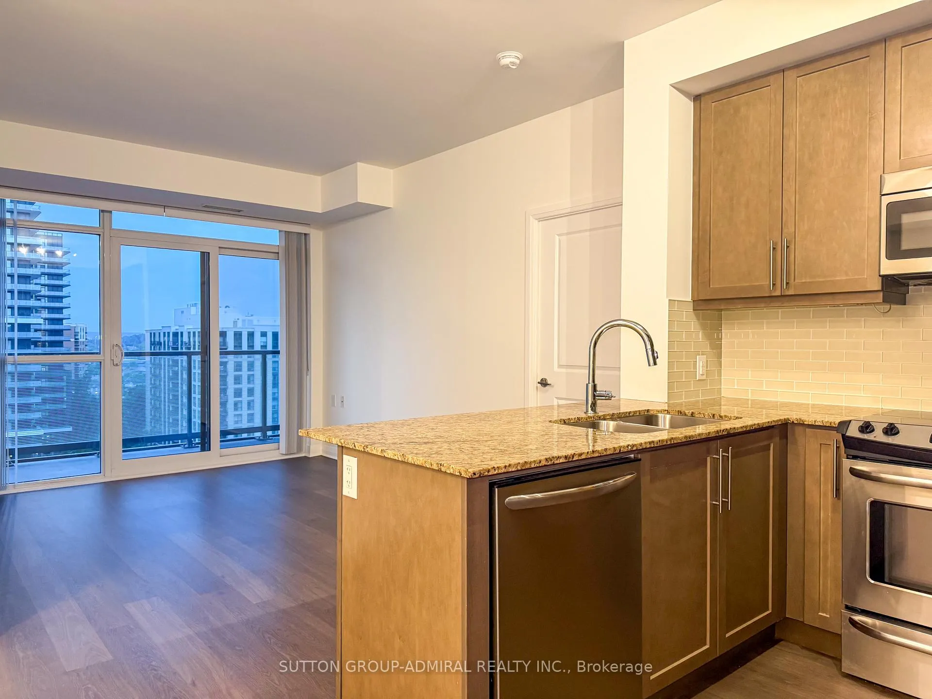 Photo 4 of Unit 1109, 55 Oneida Crescent, Richmond Hill, Langstaff — HOMEH