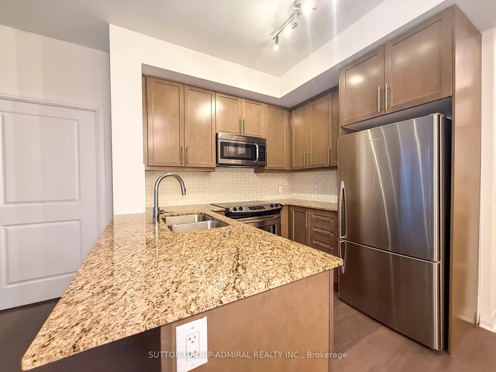 Photo 8 of Unit 1109, 55 Oneida Crescent, Richmond Hill, Langstaff — HOMEH