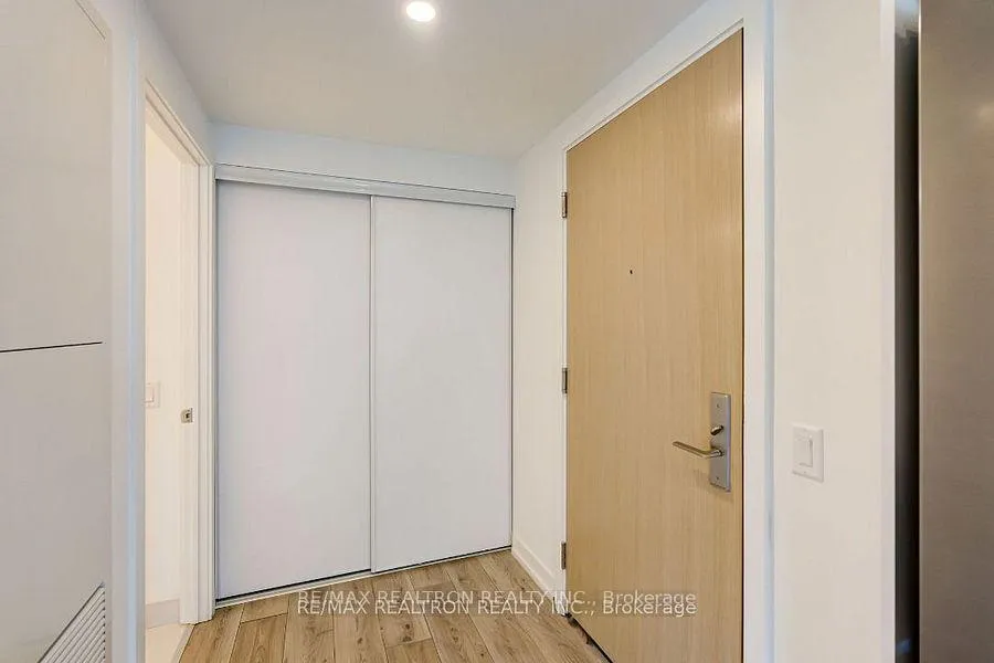 Photo 3 of Unit 4711, 395 Bloor Street E, Toronto, North St. James Town — HOMEH