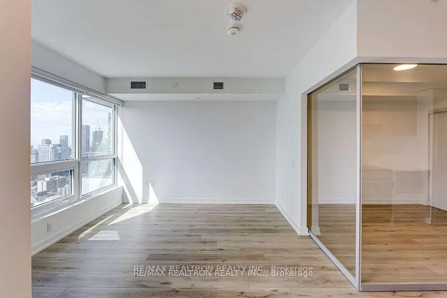 Photo 7 of Unit 4711, 395 Bloor Street E, Toronto, North St. James Town — HOMEH