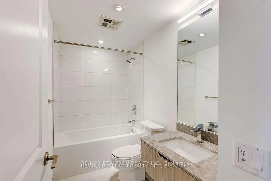 Photo 11 of Unit 4711, 395 Bloor Street E, Toronto, North St. James Town — HOMEH