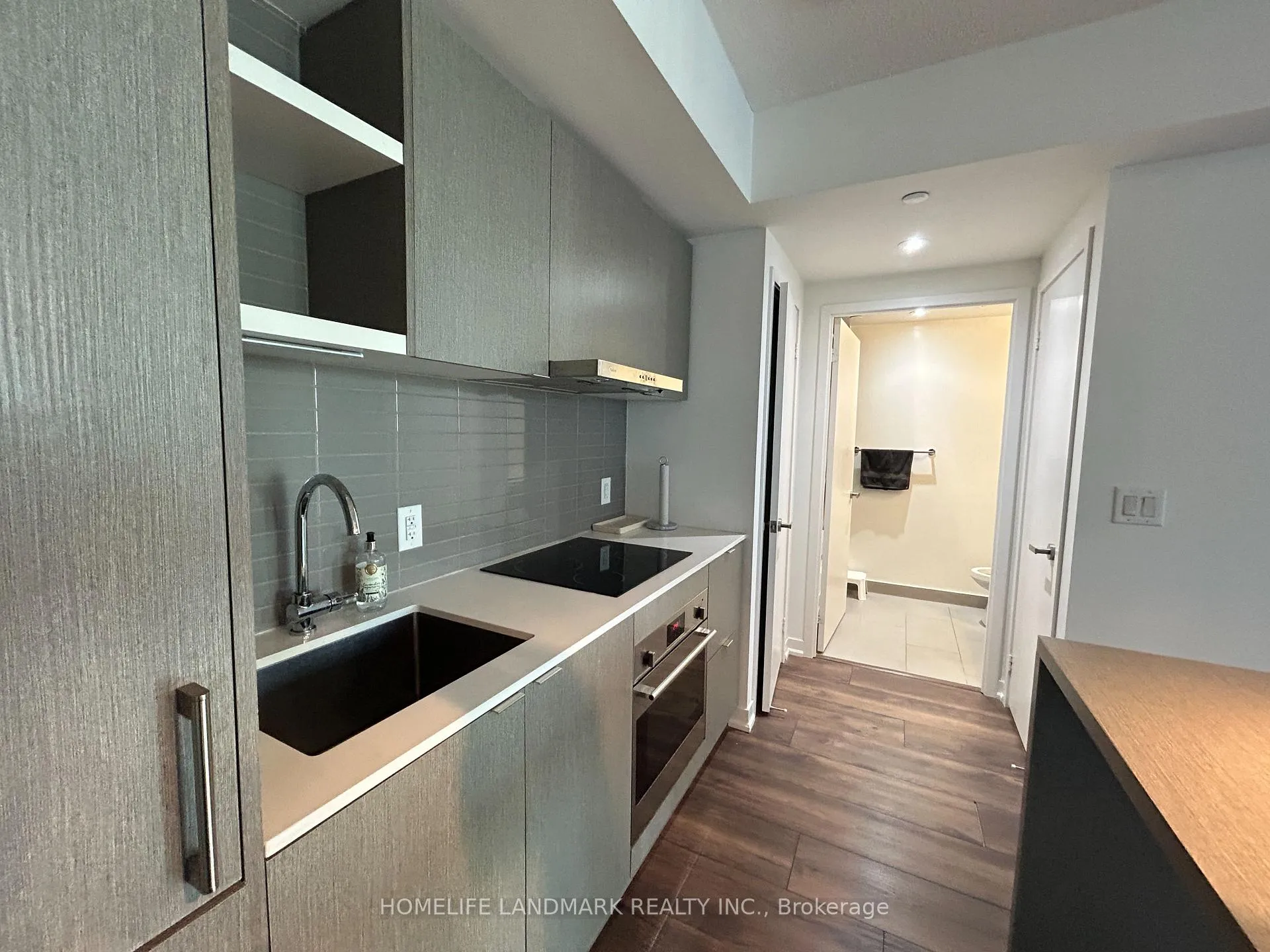 Photo 10 of Unit 2006, 100 Harbour Street, Toronto, Waterfront Communities — HOMEH