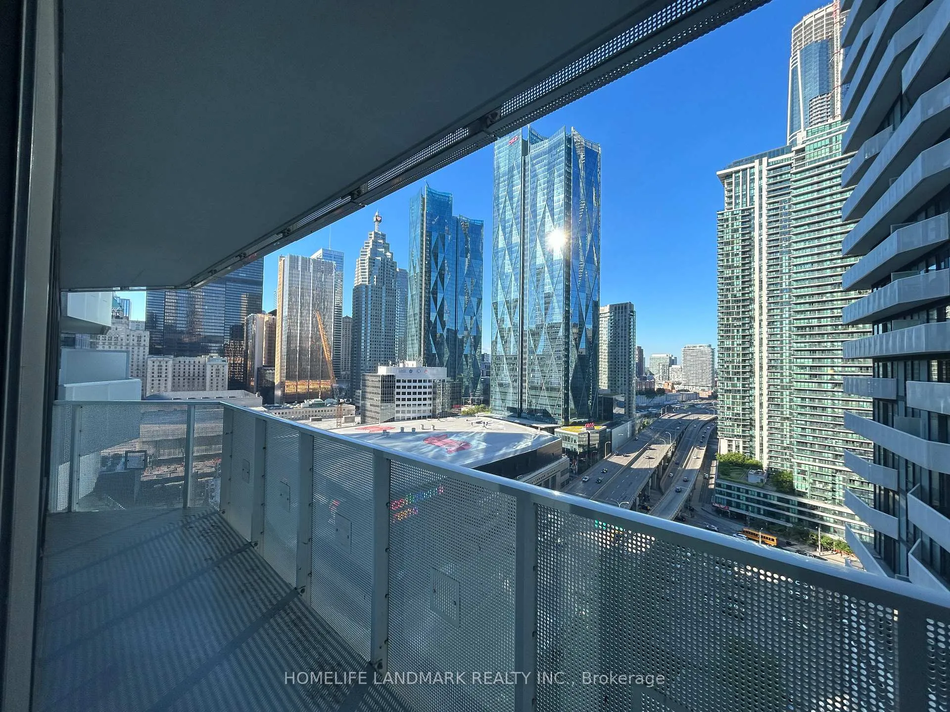 Photo 16 of Unit 2006, 100 Harbour Street, Toronto, Waterfront Communities — HOMEH