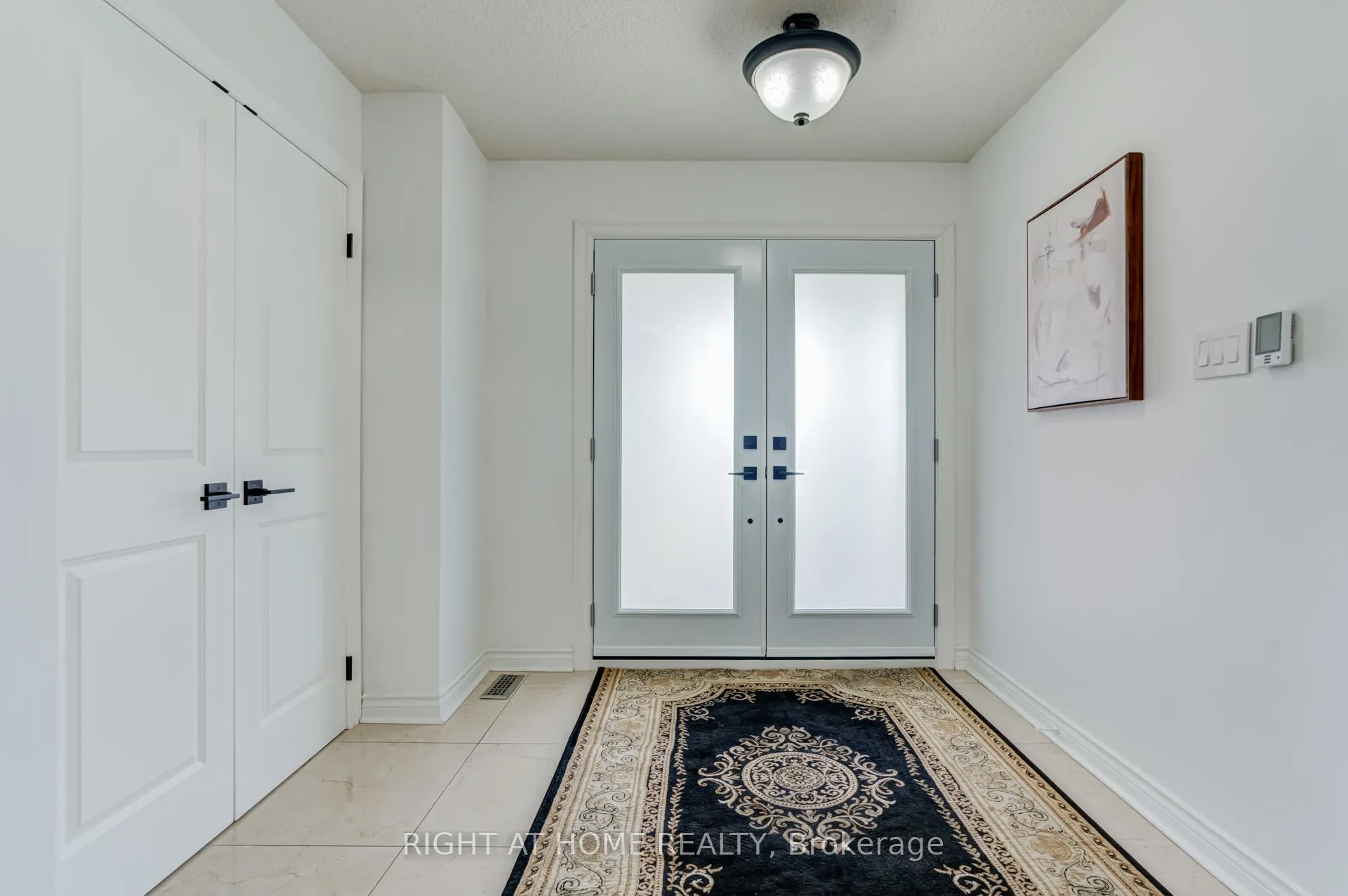 Photo 2 of 123 Lamp Crescent, Vaughan, West Woodbridge — HOMEH