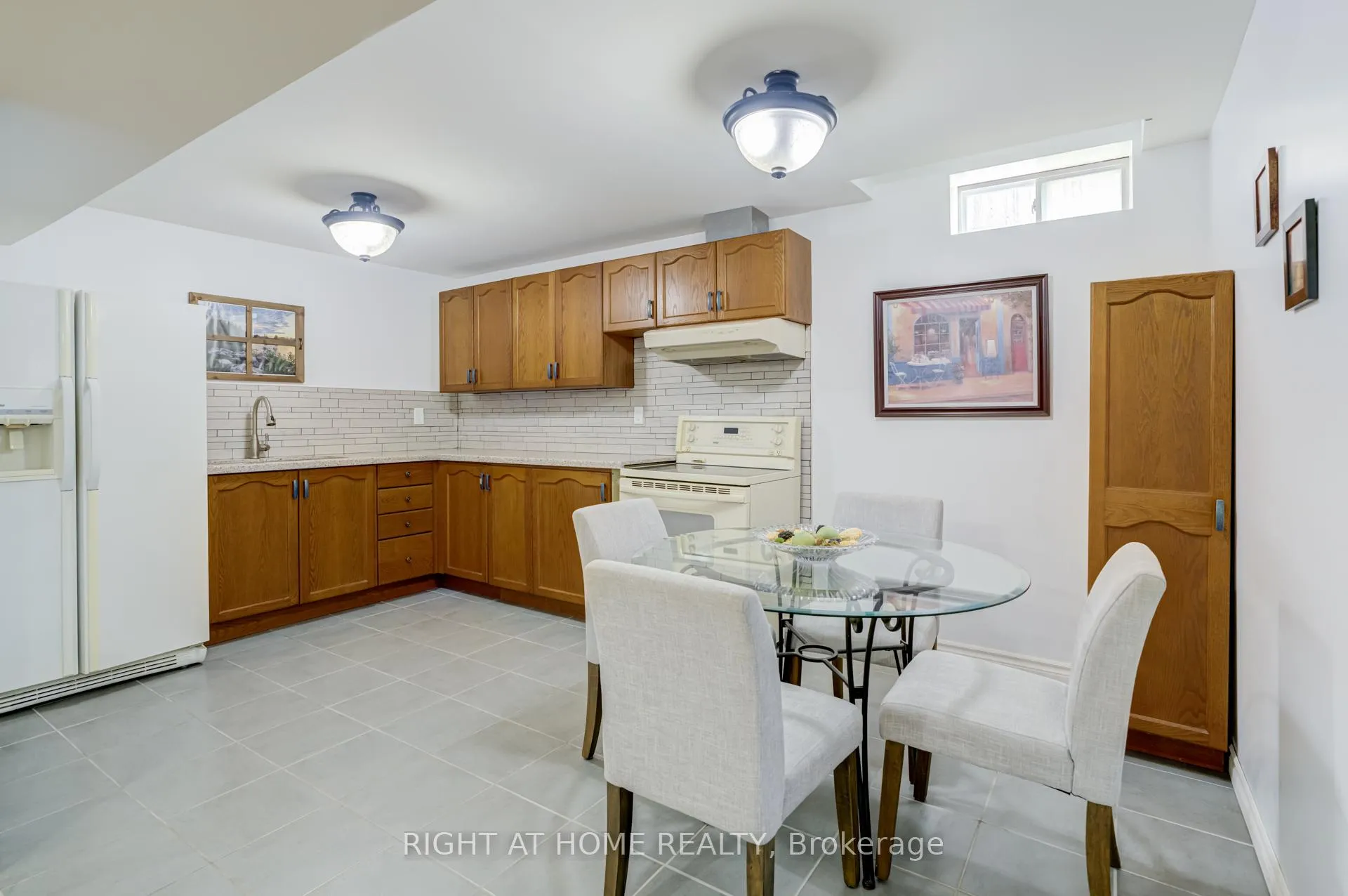 Photo 18 of 123 Lamp Crescent, Vaughan, West Woodbridge — HOMEH