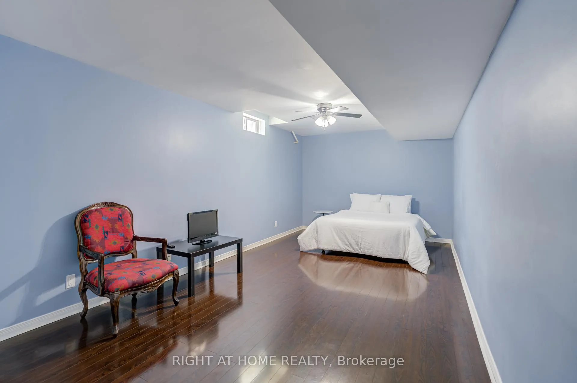 Photo 20 of 123 Lamp Crescent, Vaughan, West Woodbridge — HOMEH