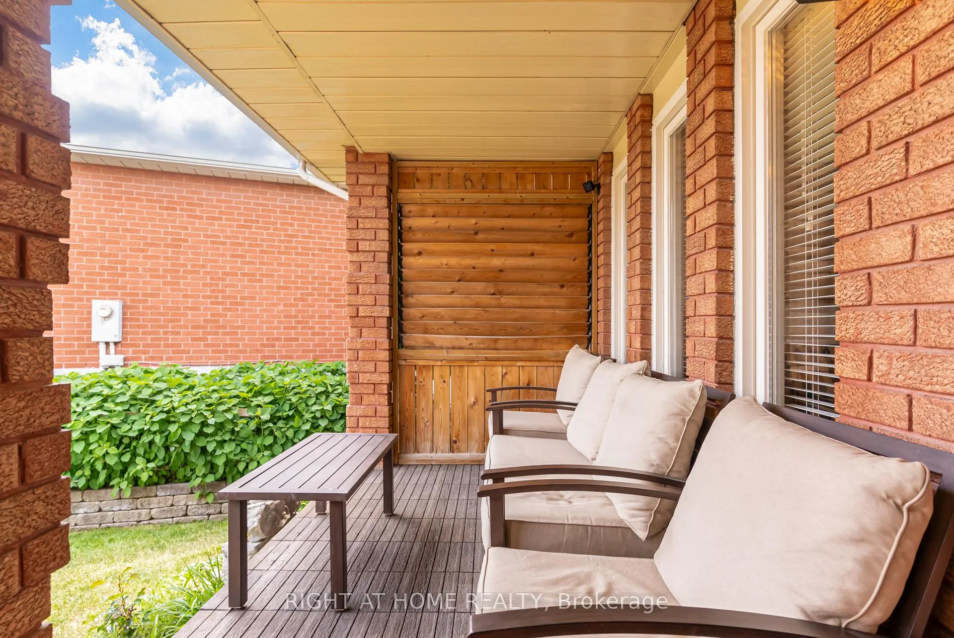 Photo 26 of 123 Lamp Crescent, Vaughan, West Woodbridge — HOMEH