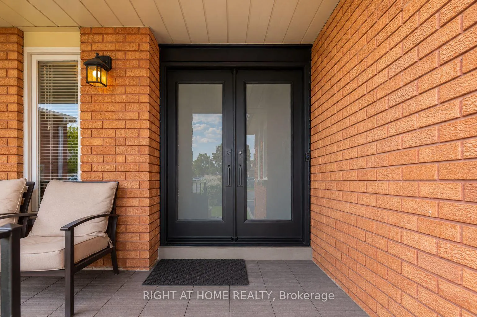 Photo 27 of 123 Lamp Crescent, Vaughan, West Woodbridge — HOMEH