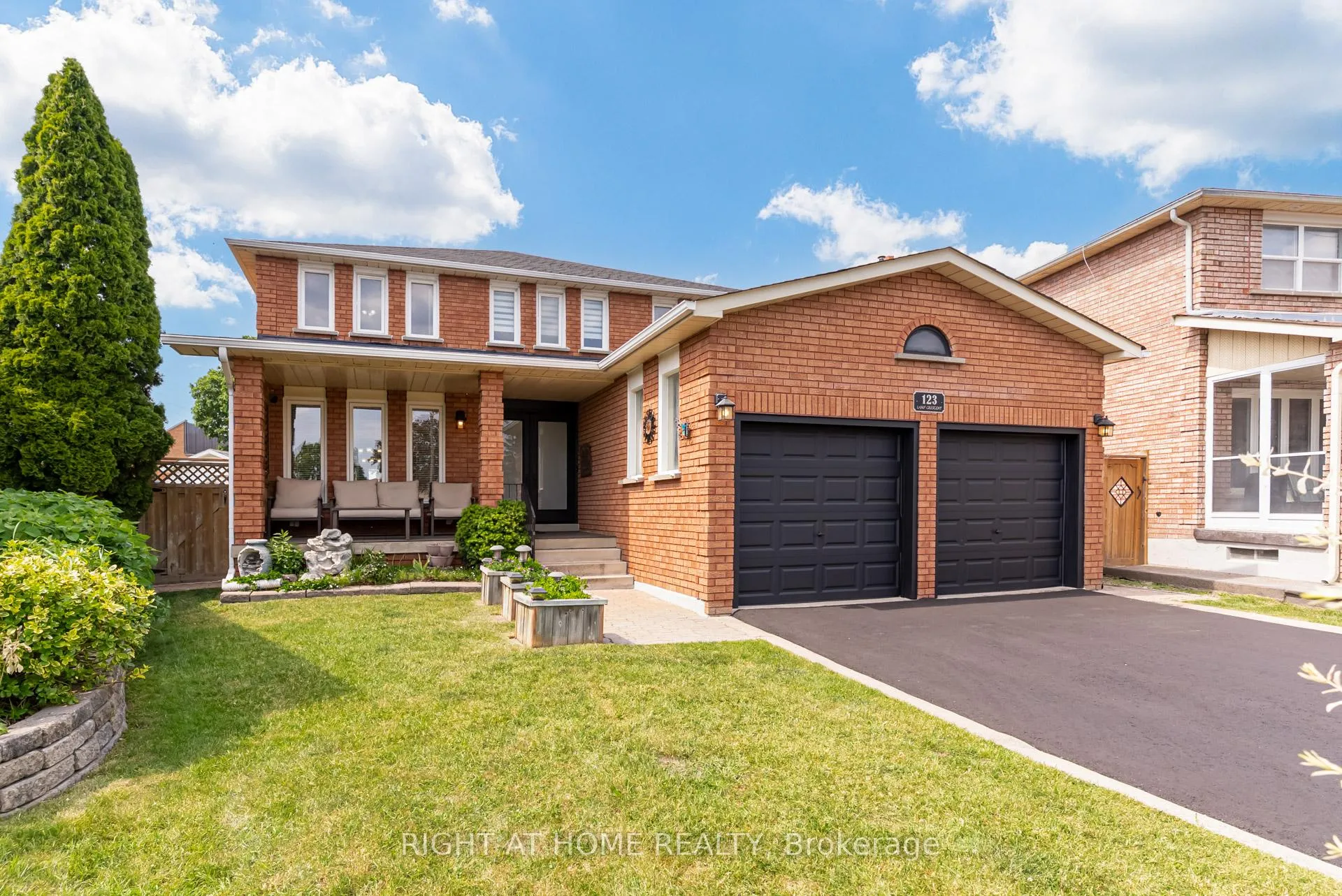 Photo 28 of 123 Lamp Crescent, Vaughan, West Woodbridge — HOMEH
