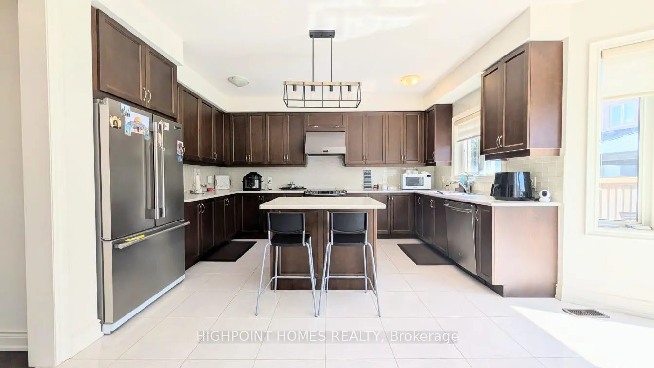 Photo 8 of Unit Upper, 1506 Mendelson Heights, Milton, Ford — HOMEH