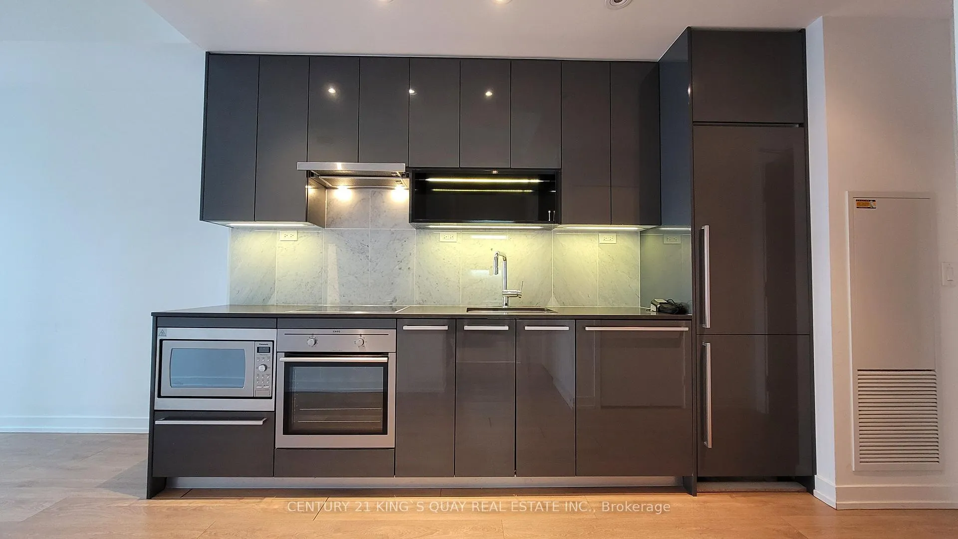 Photo 3 of Unit 1708, 115 McMahon Drive, North York, Bayview Village — HOMEH