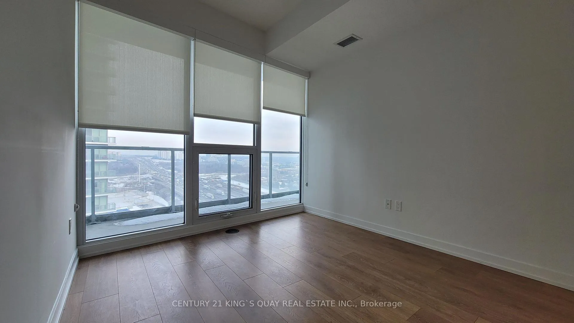Photo 6 of Unit 1708, 115 McMahon Drive, North York, Bayview Village — HOMEH