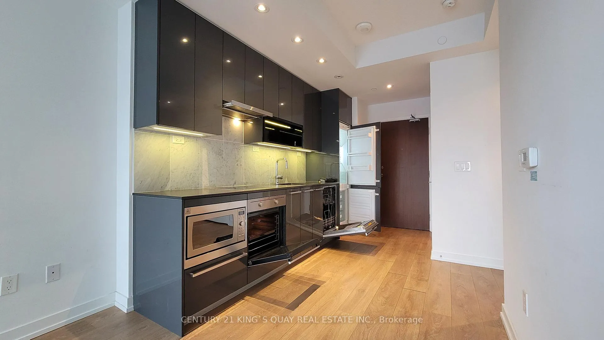 Photo 10 of Unit 1708, 115 McMahon Drive, North York, Bayview Village — HOMEH