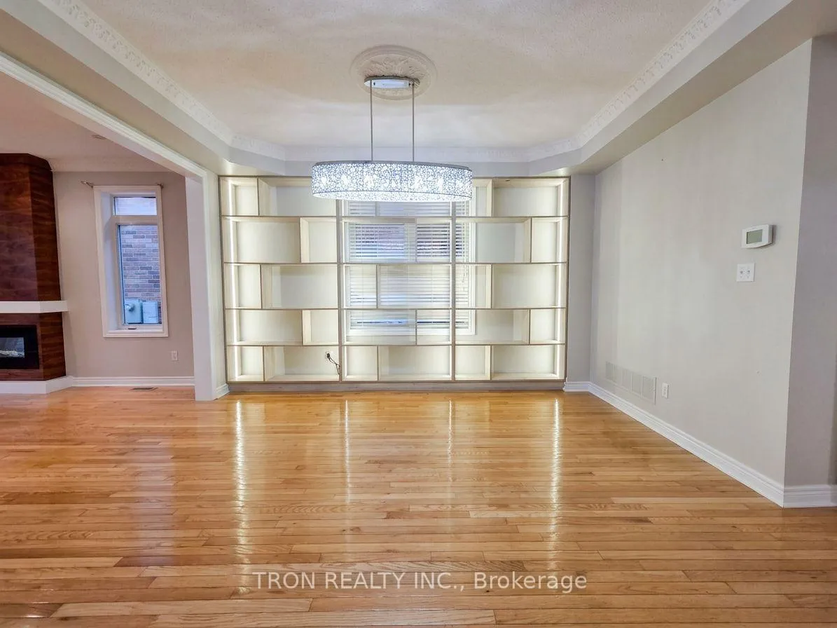 Photo 6 of 32 Arundel Drive, Vaughan, Vellore Village — HOMEH