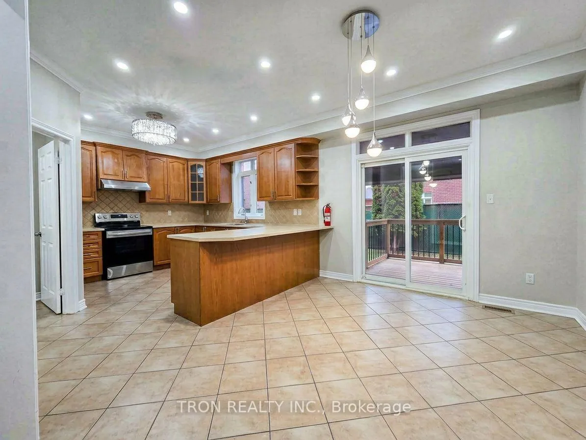 Photo 8 of 32 Arundel Drive, Vaughan, Vellore Village — HOMEH