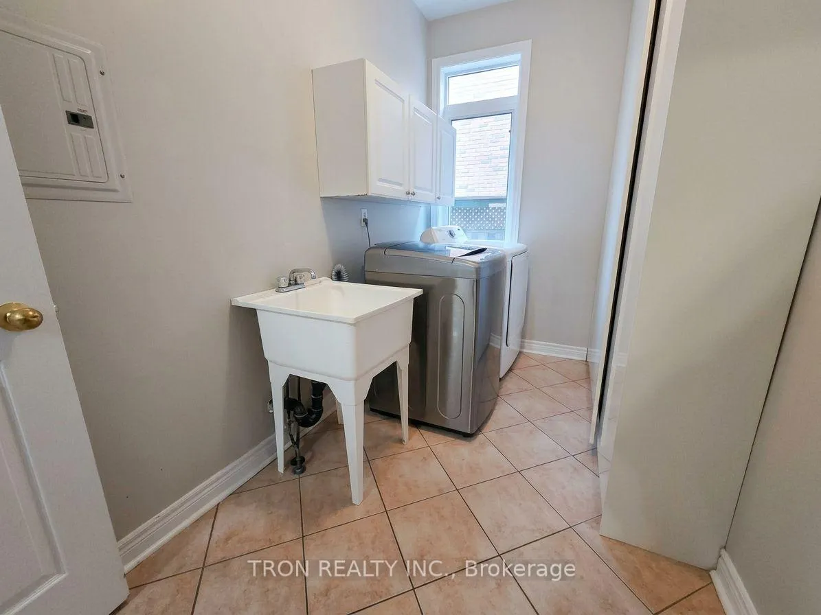 Photo 11 of 32 Arundel Drive, Vaughan, Vellore Village — HOMEH