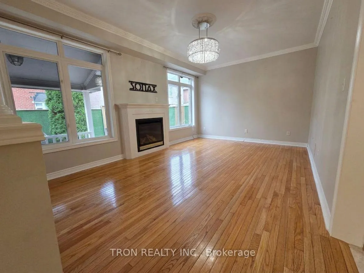 Photo 13 of 32 Arundel Drive, Vaughan, Vellore Village — HOMEH
