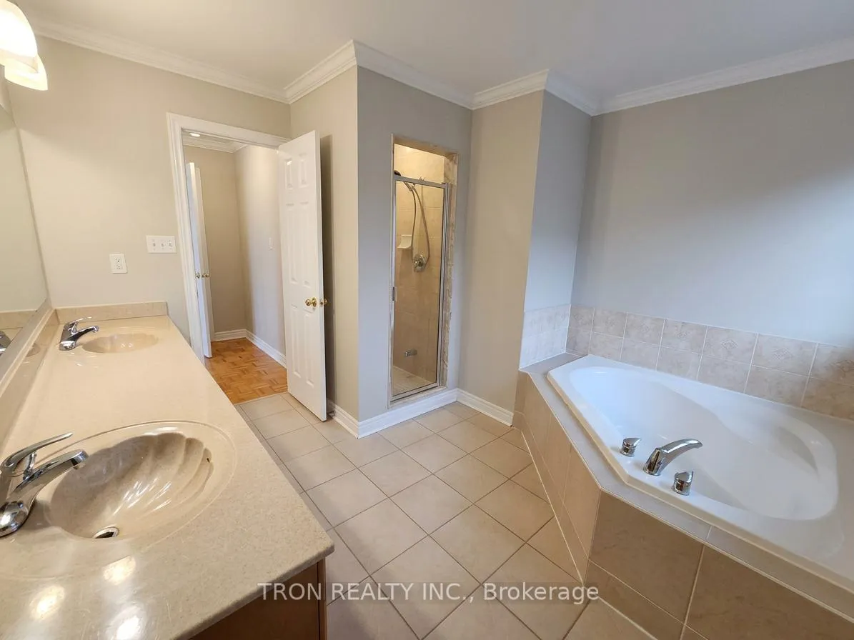 Photo 14 of 32 Arundel Drive, Vaughan, Vellore Village — HOMEH