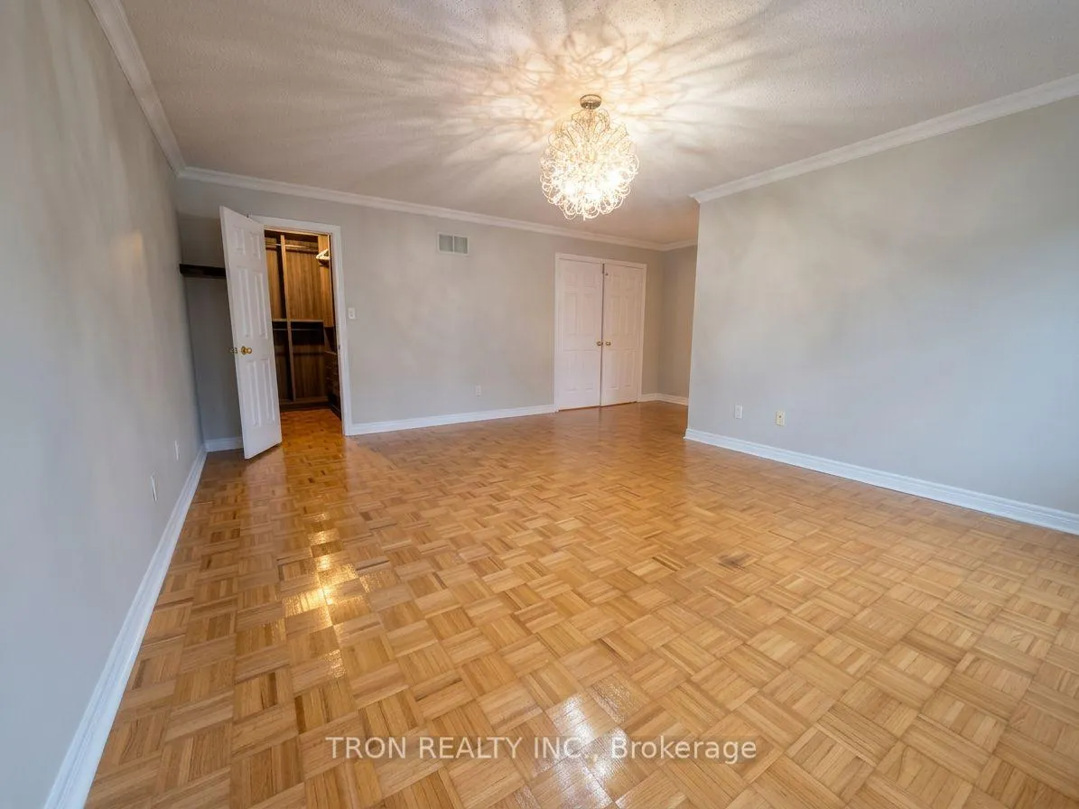 Photo 15 of 32 Arundel Drive, Vaughan, Vellore Village — HOMEH