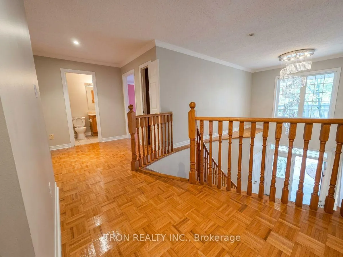 Photo 16 of 32 Arundel Drive, Vaughan, Vellore Village — HOMEH