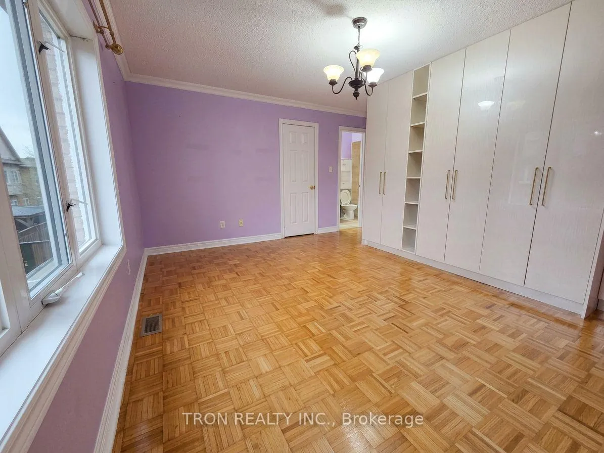 Photo 18 of 32 Arundel Drive, Vaughan, Vellore Village — HOMEH