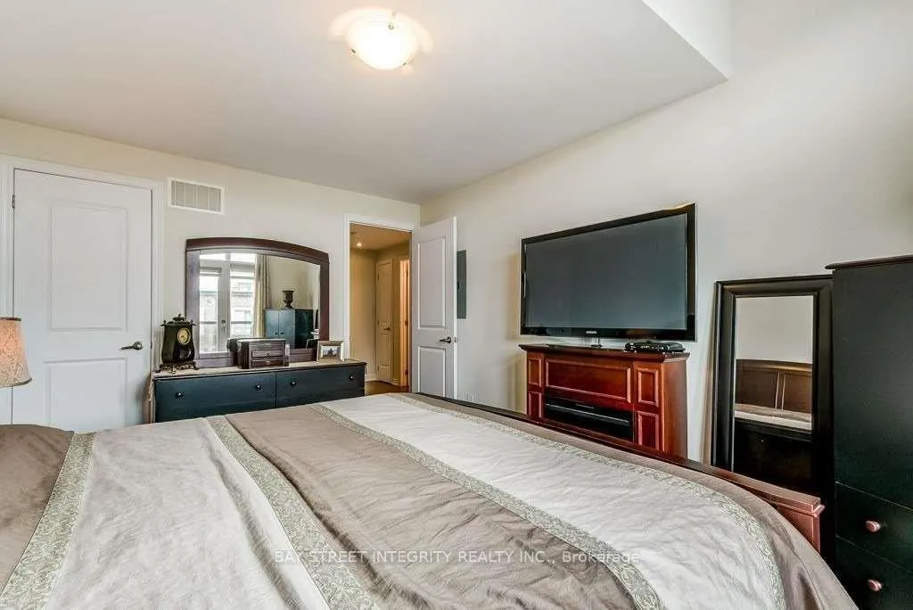Photo 10 of Unit 15, 9601 Jane Street, Vaughan, Maple — HOMEH