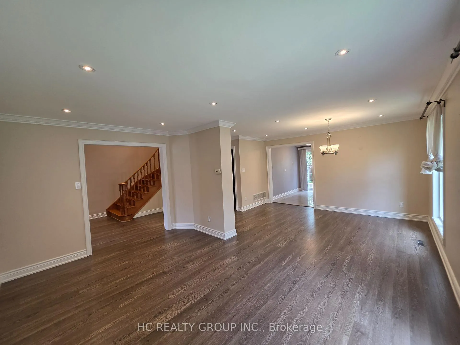 Photo 3 of 40 Stargell Crescent, Markham, Raymerville — HOMEH