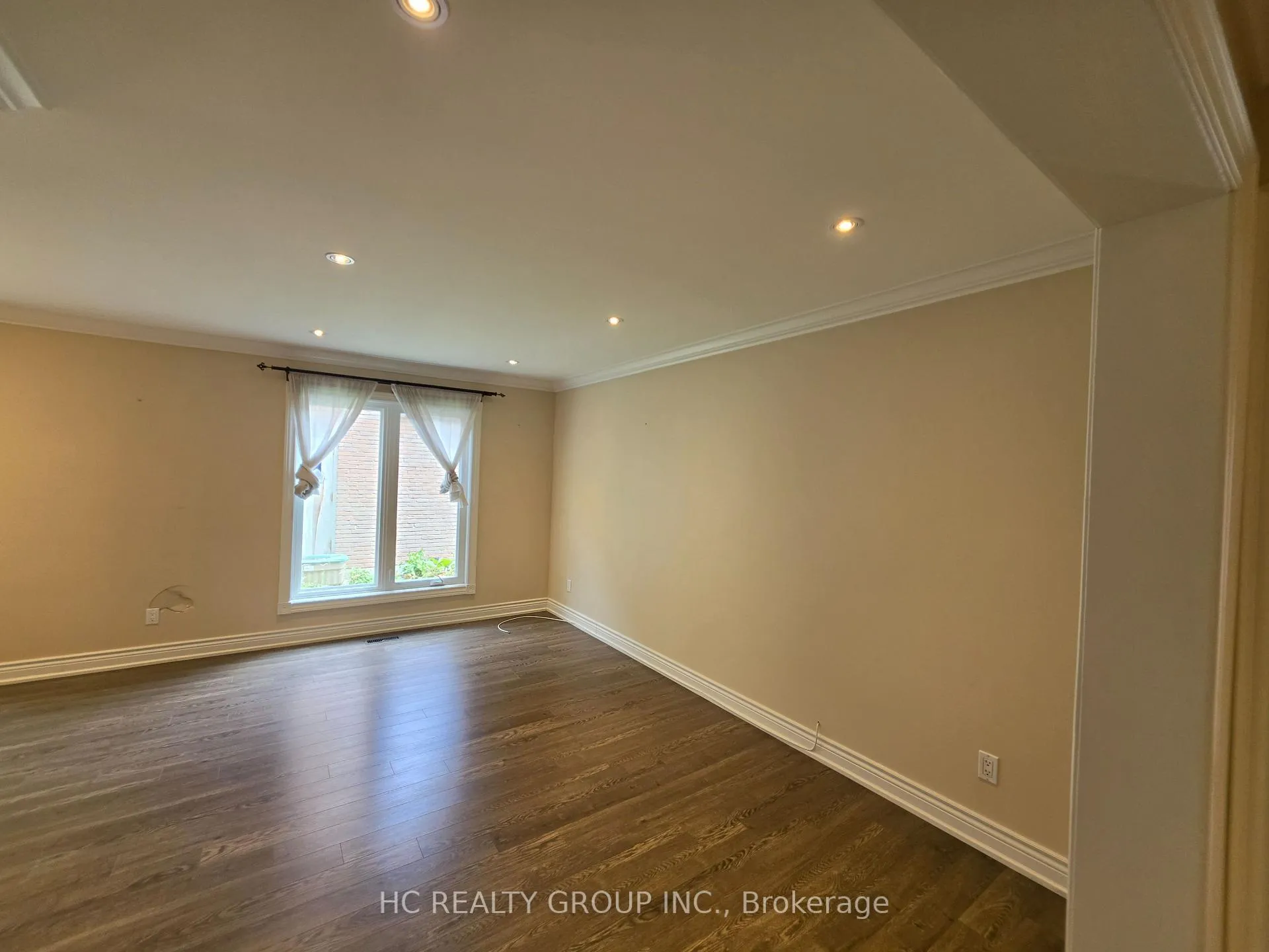Photo 5 of 40 Stargell Crescent, Markham, Raymerville — HOMEH