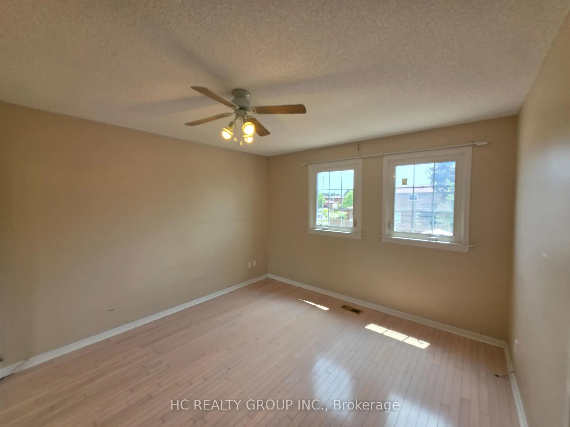 Photo 12 of 40 Stargell Crescent, Markham, Raymerville — HOMEH