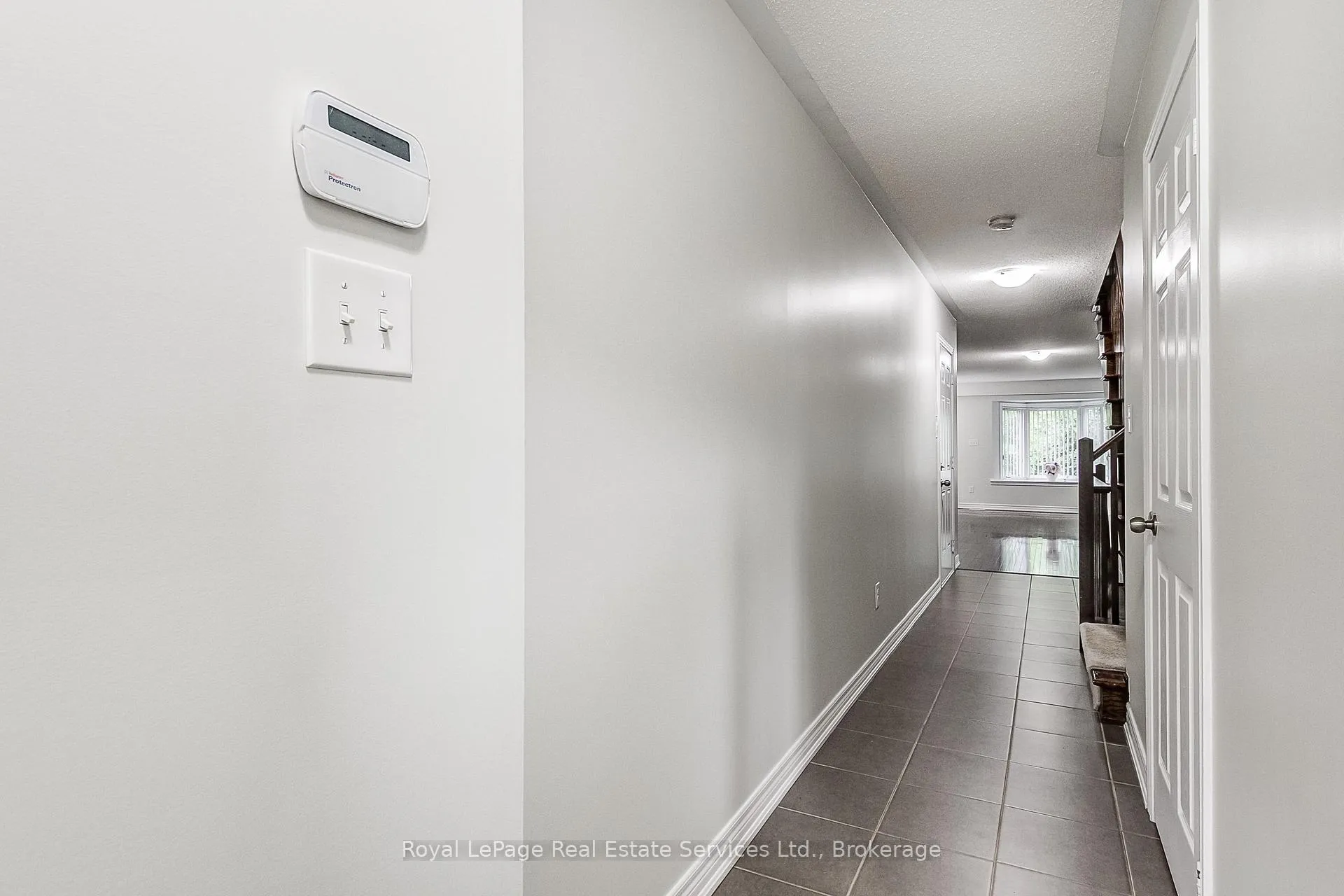 Photo 6 of Unit 22, 233 Duskywing Way, Oakville, Bronte — HOMEH