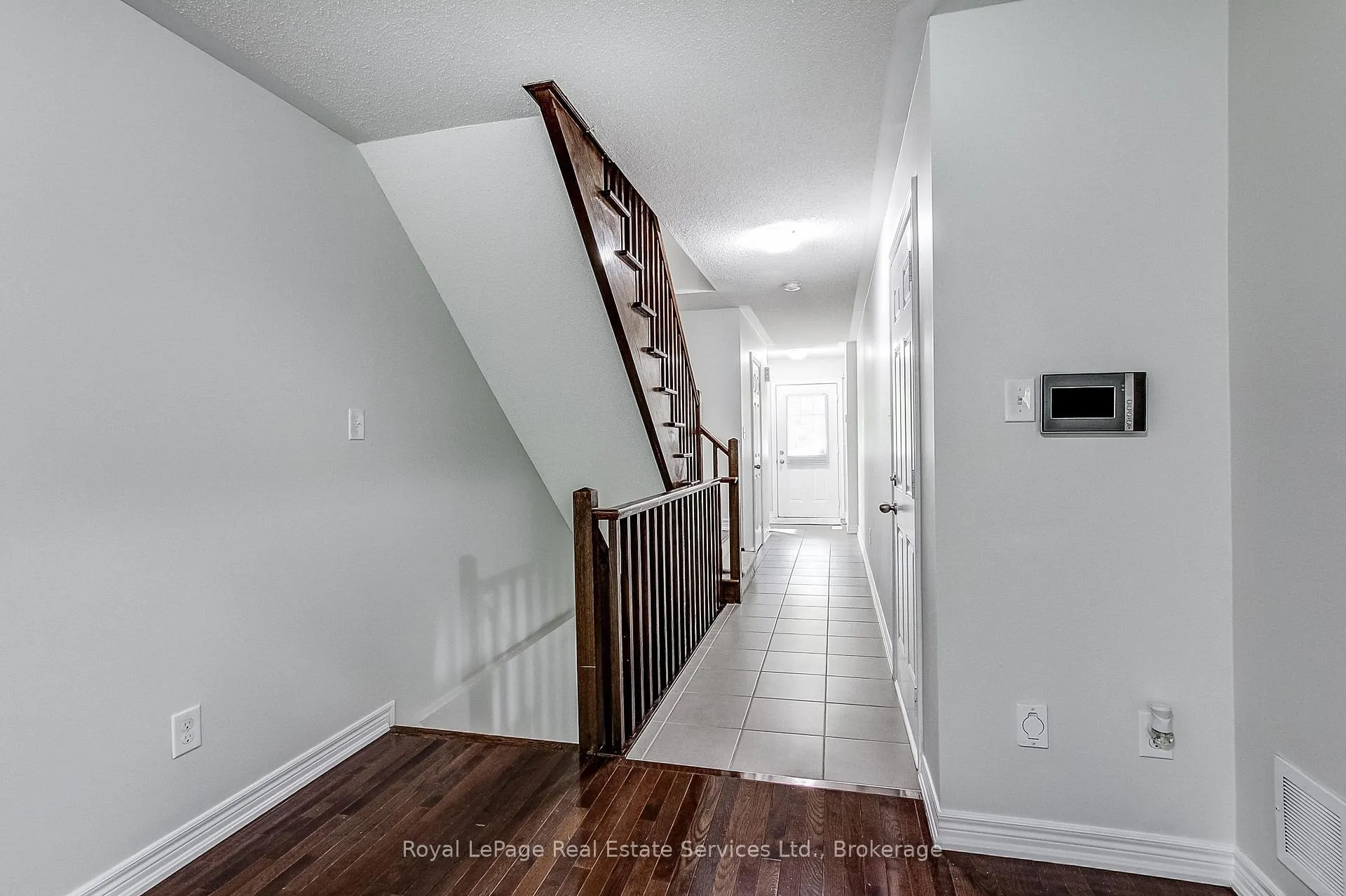 Photo 7 of Unit 22, 233 Duskywing Way, Oakville, Bronte — HOMEH