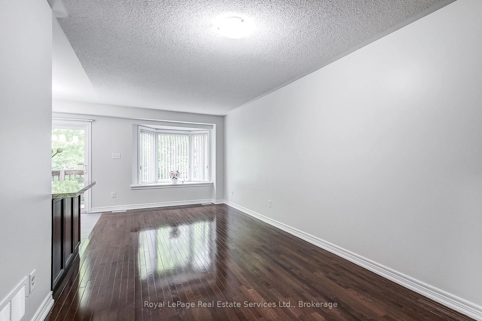 Photo 8 of Unit 22, 233 Duskywing Way, Oakville, Bronte — HOMEH
