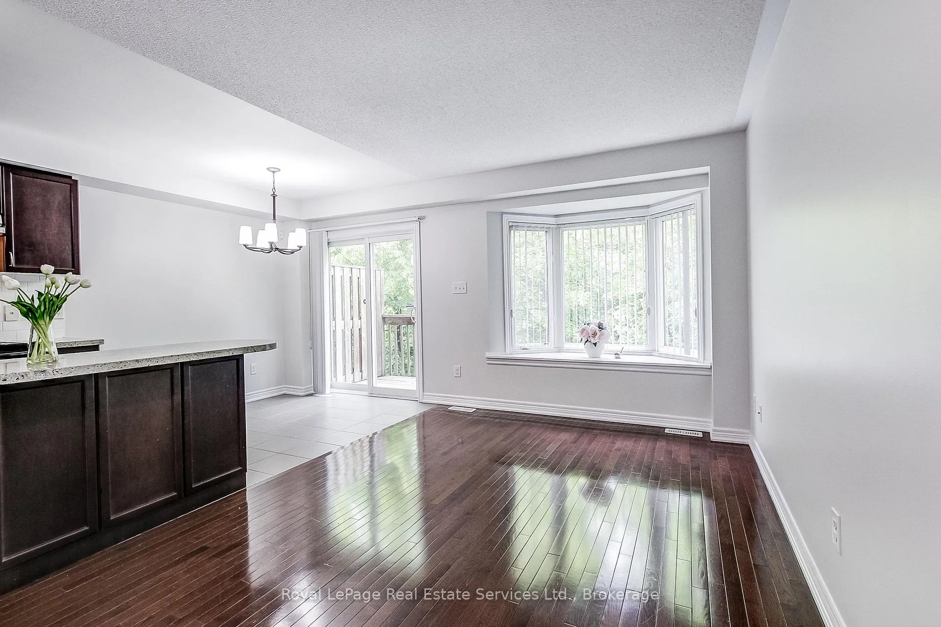Photo 9 of Unit 22, 233 Duskywing Way, Oakville, Bronte — HOMEH