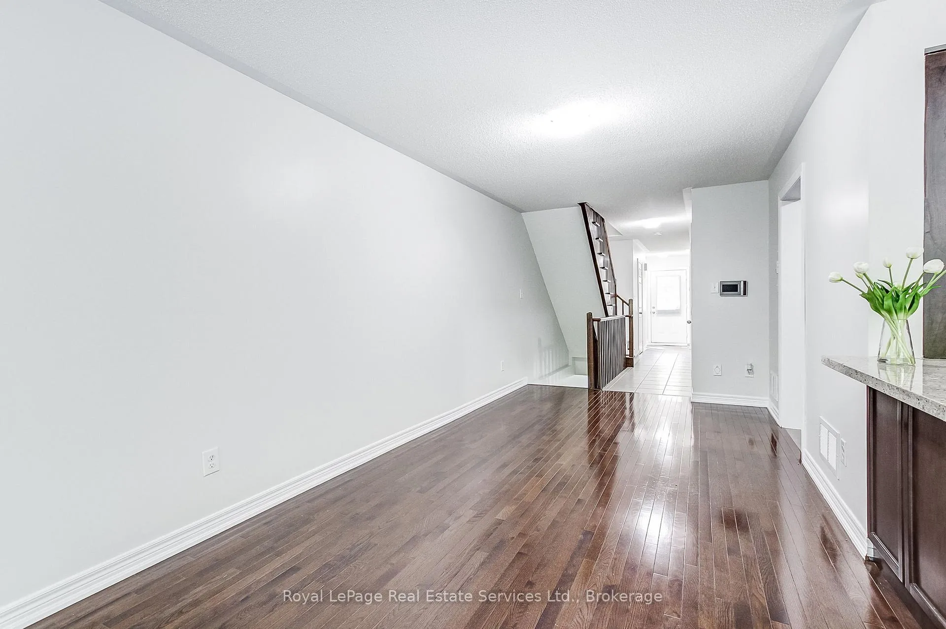Photo 10 of Unit 22, 233 Duskywing Way, Oakville, Bronte — HOMEH