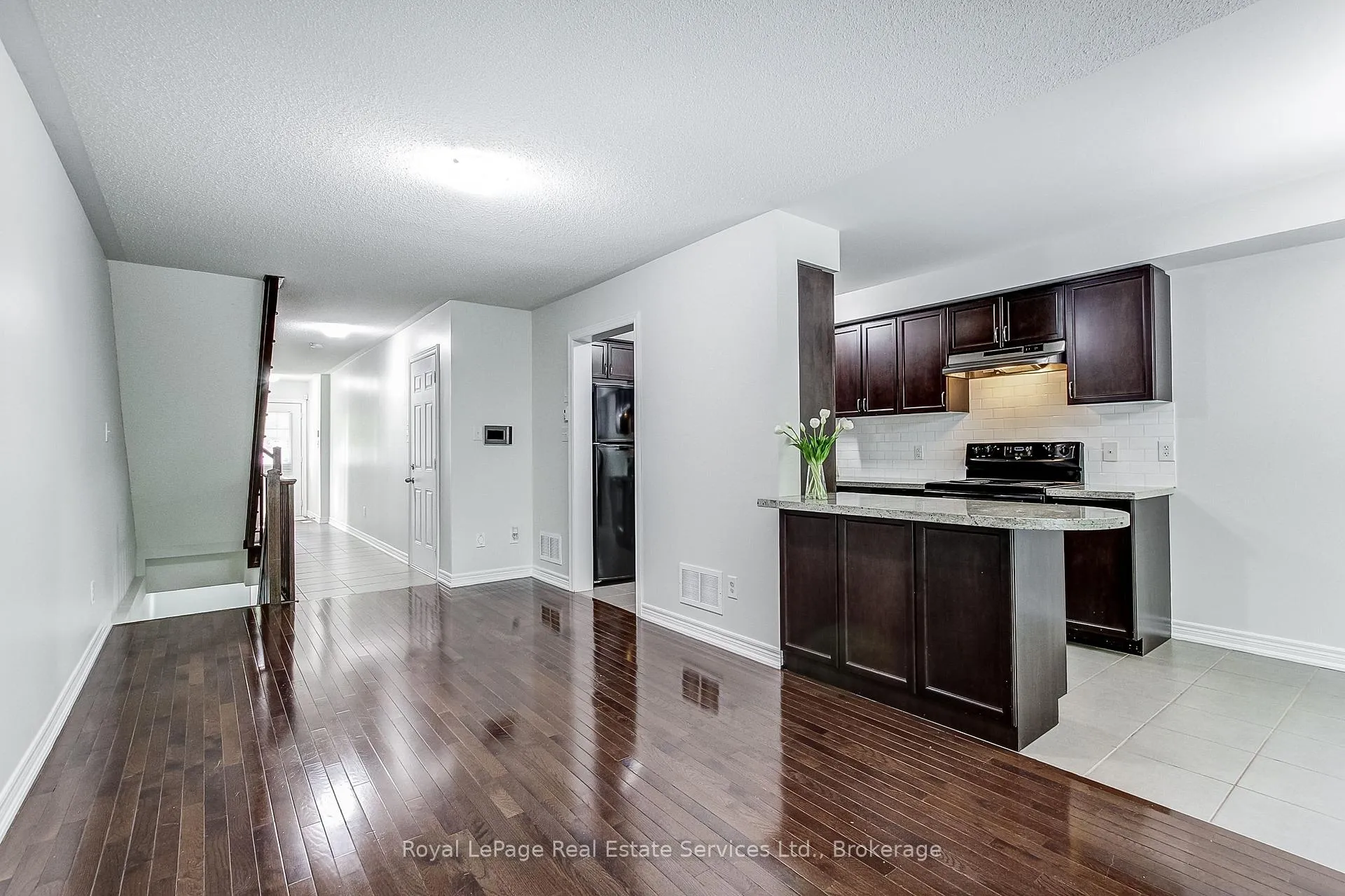 Photo 11 of Unit 22, 233 Duskywing Way, Oakville, Bronte — HOMEH
