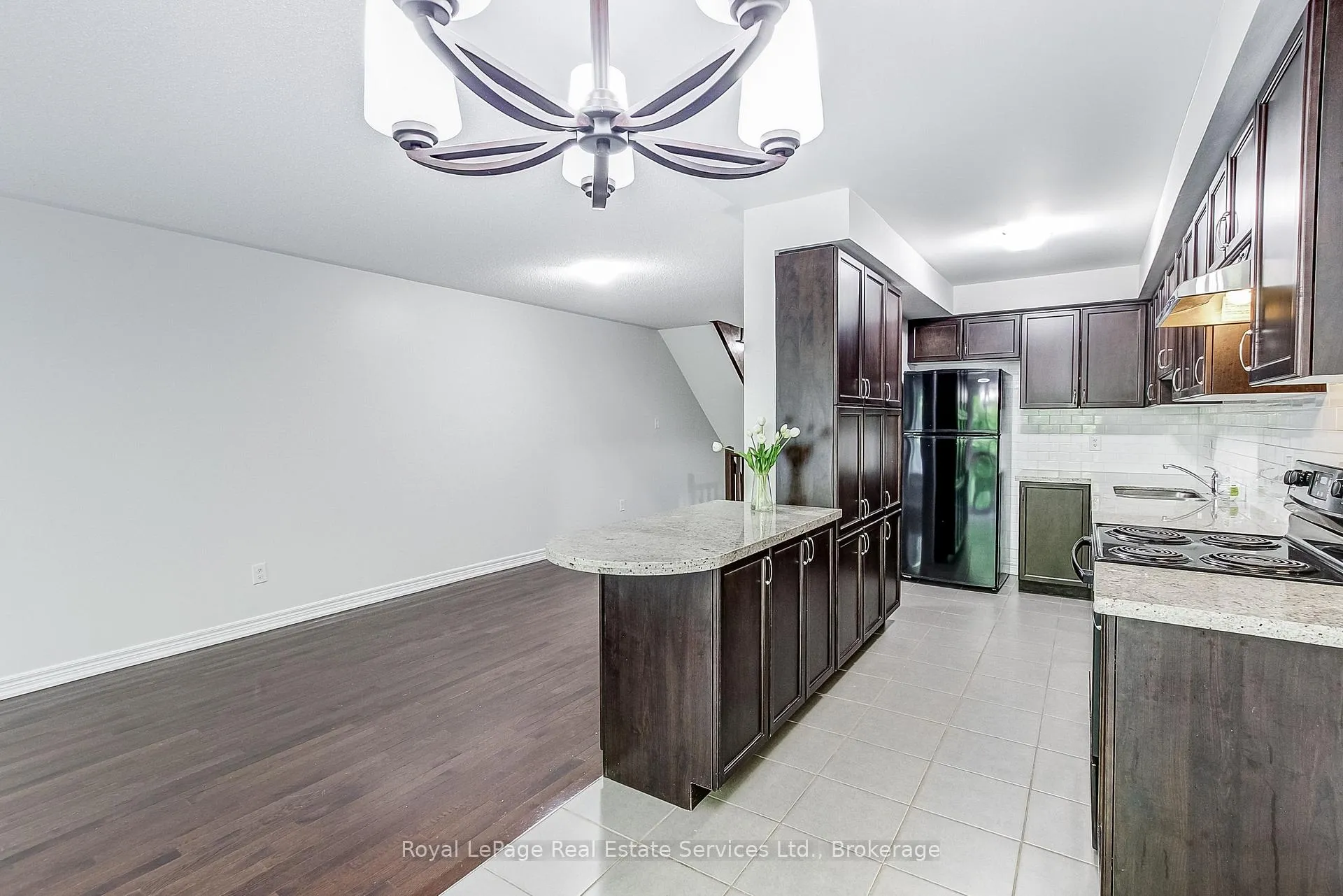 Photo 13 of Unit 22, 233 Duskywing Way, Oakville, Bronte — HOMEH