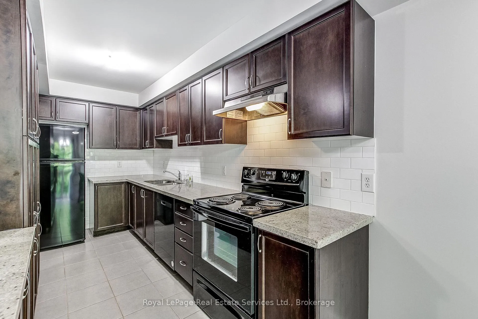 Photo 14 of Unit 22, 233 Duskywing Way, Oakville, Bronte — HOMEH