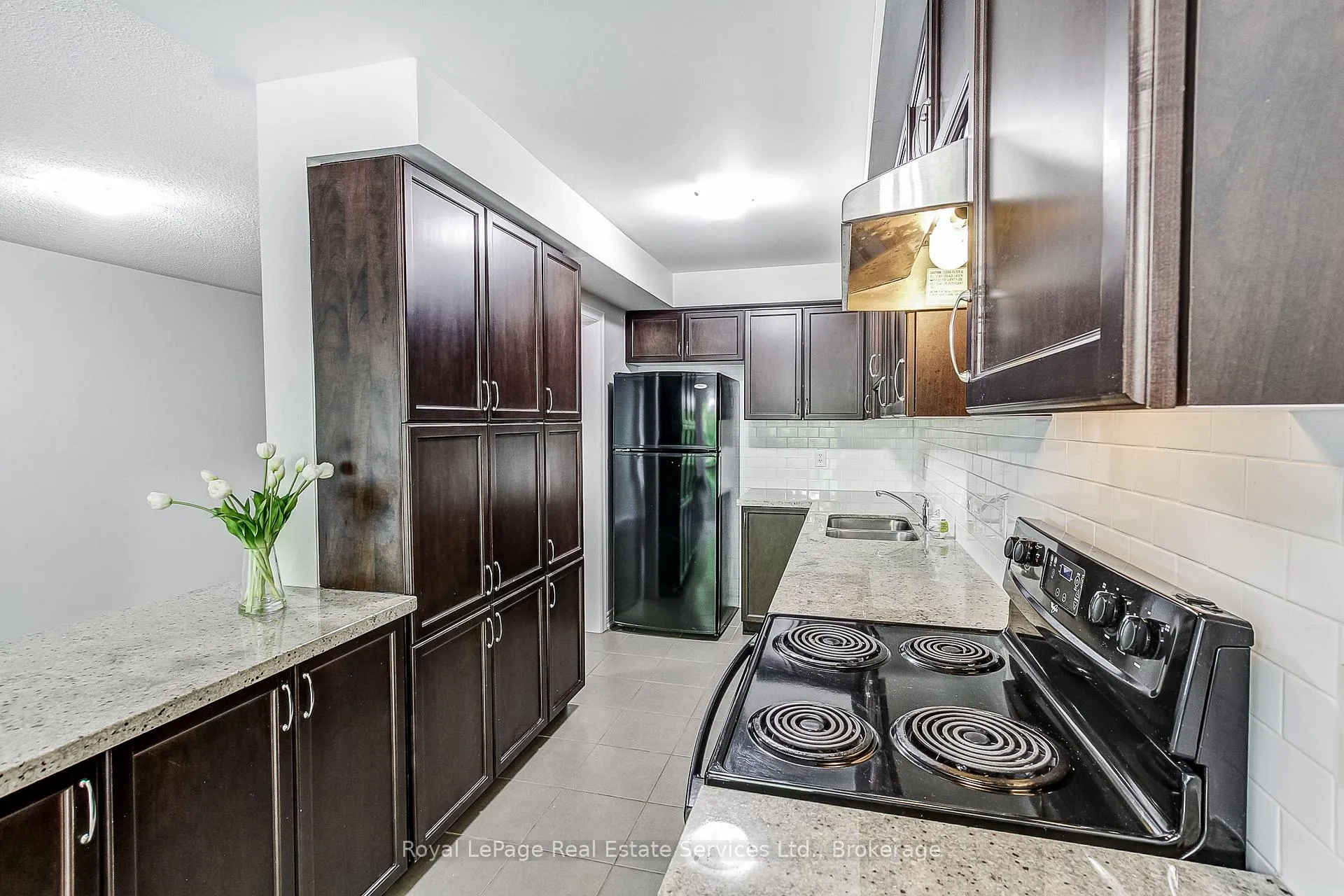 Photo 15 of Unit 22, 233 Duskywing Way, Oakville, Bronte — HOMEH