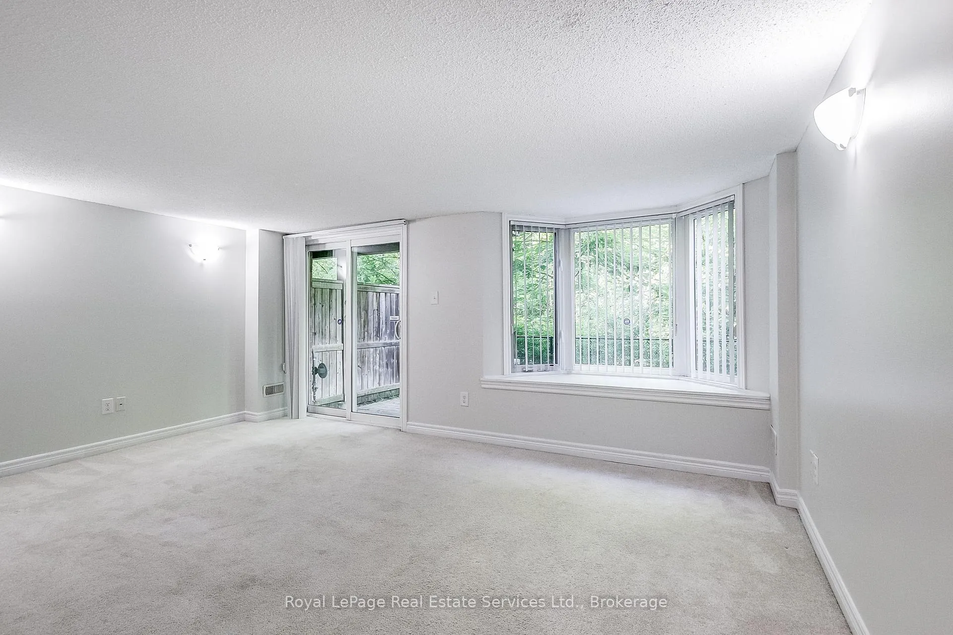 Photo 39 of Unit 22, 233 Duskywing Way, Oakville, Bronte — HOMEH