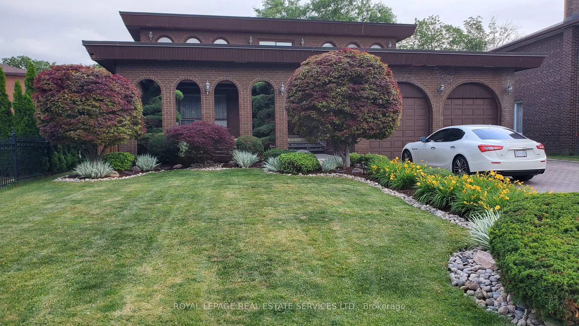 Front of 44 Wigwoss Drive