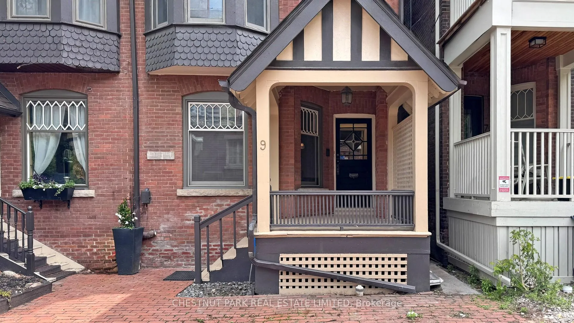 Photo 2 of 9 Edgedale Road, Toronto, North St. James Town — HOMEH