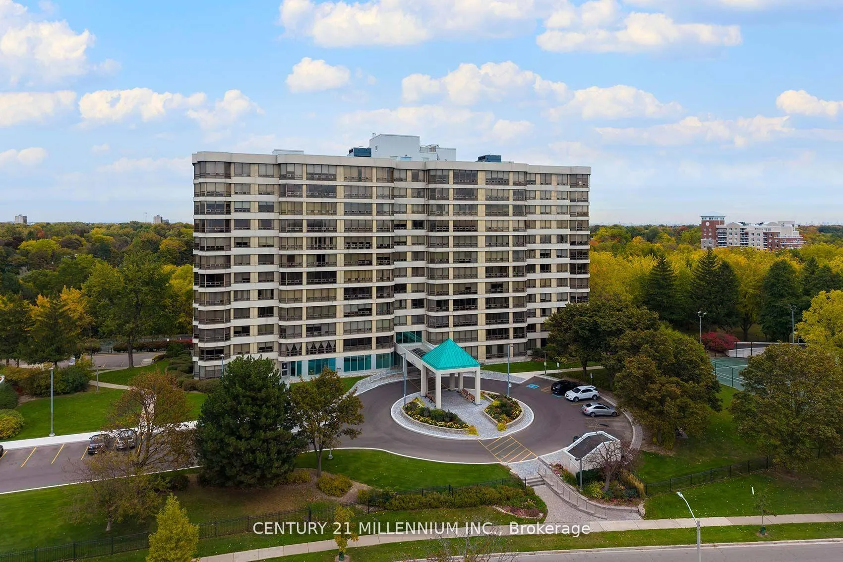 Photo 2 of Unit 703, 330 Mill Street S, Brampton, Brampton South — HOMEH